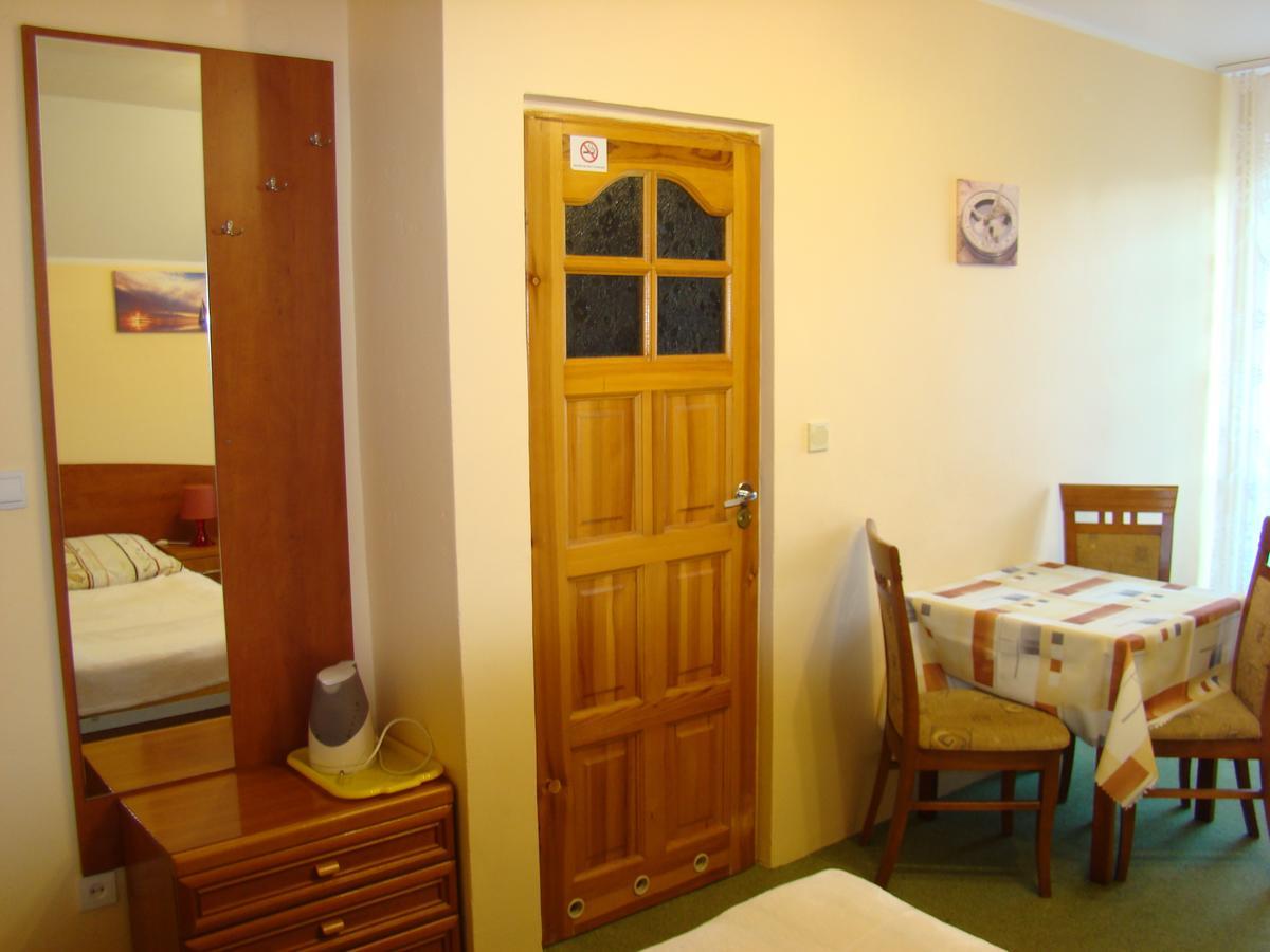 Dom Pod Gruszka Appartement Pobierowo Buitenkant foto